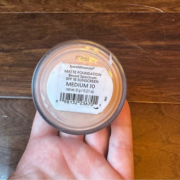 bareMinerals Original Matte Loose Mineral Foundation SPF 15 Powder Foundation - Picture 9 of 10